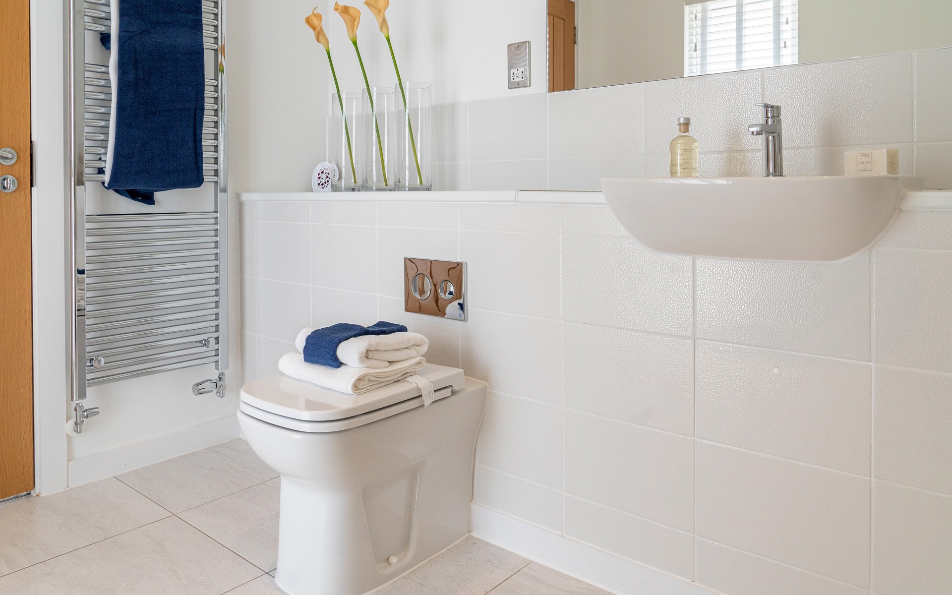 Arden Quarter Plot 32 The Shottery Family Bathroom 12