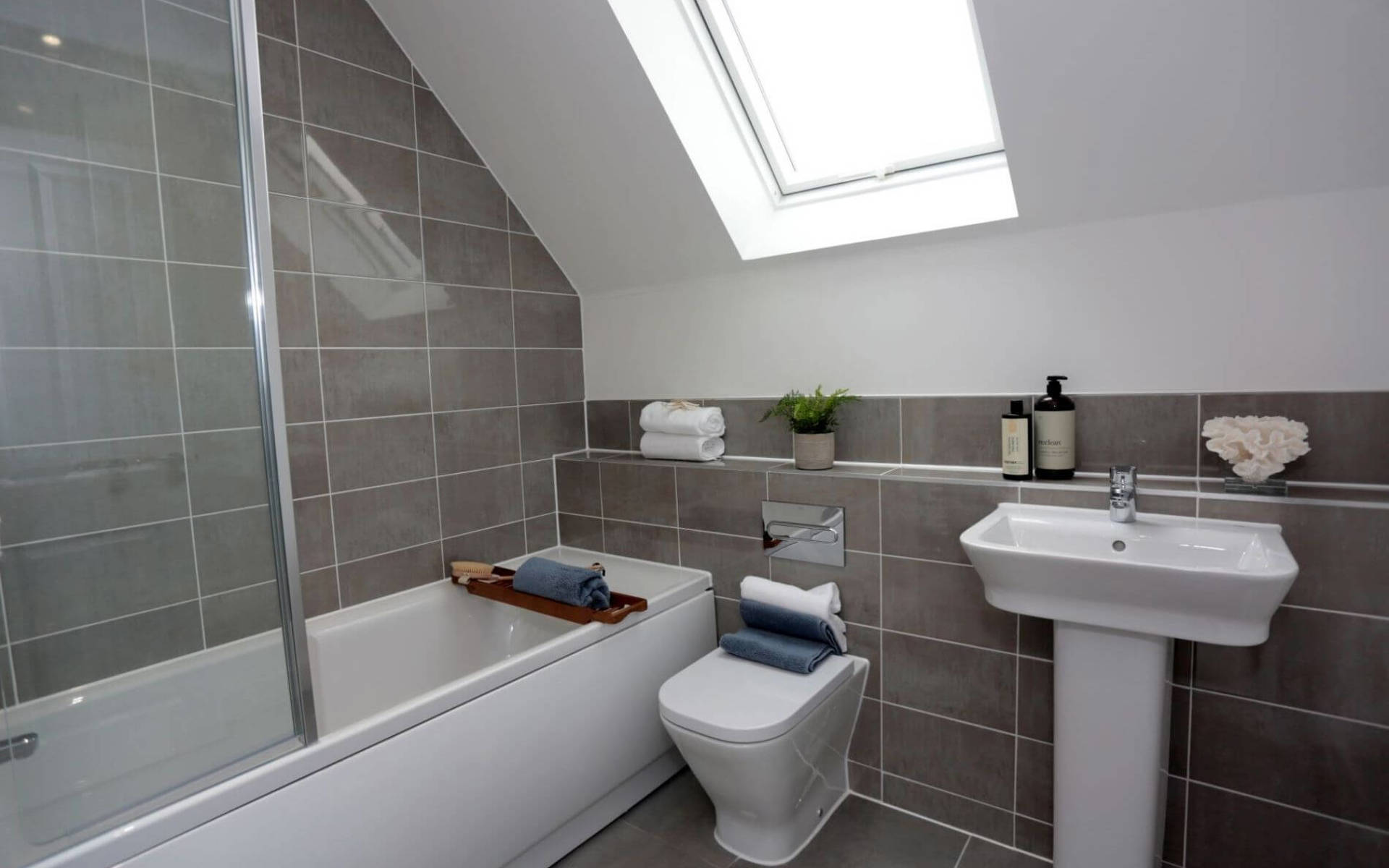 OHS Kingsoakpark Fulmar Plot148 Bathroom1