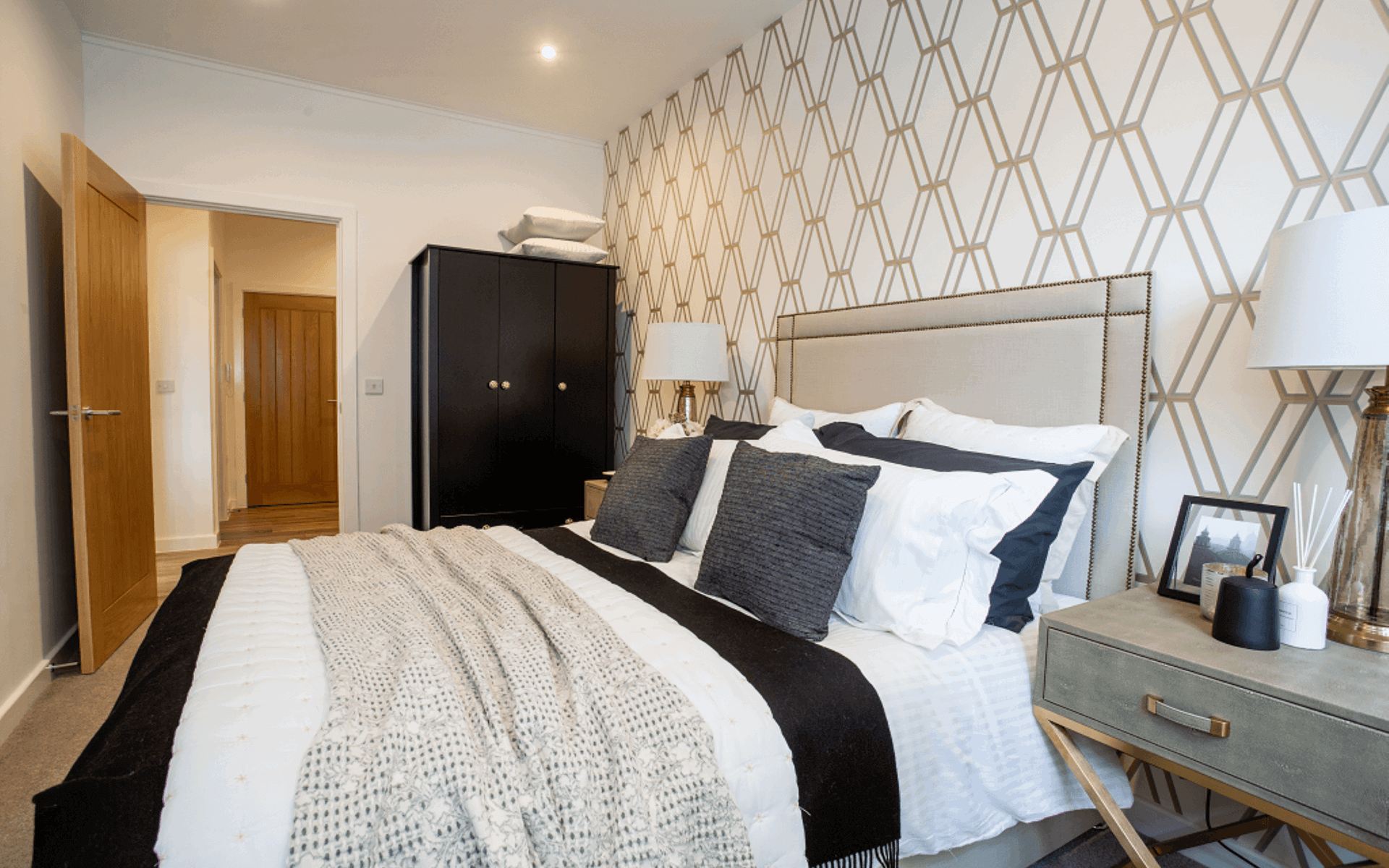 Oh Saq Show Home 1 Lr 3