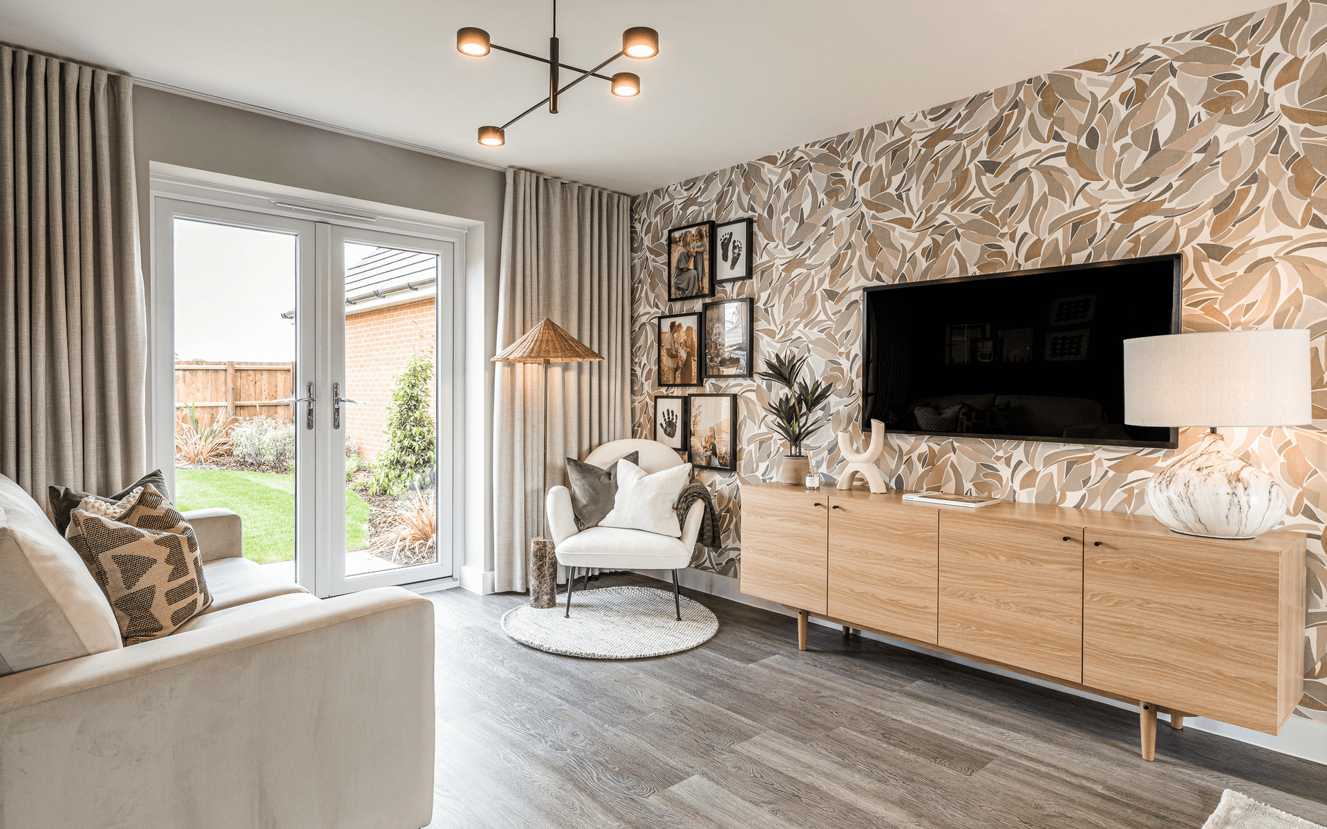 OH Dovecote Gardens P66 Stevington LR 81