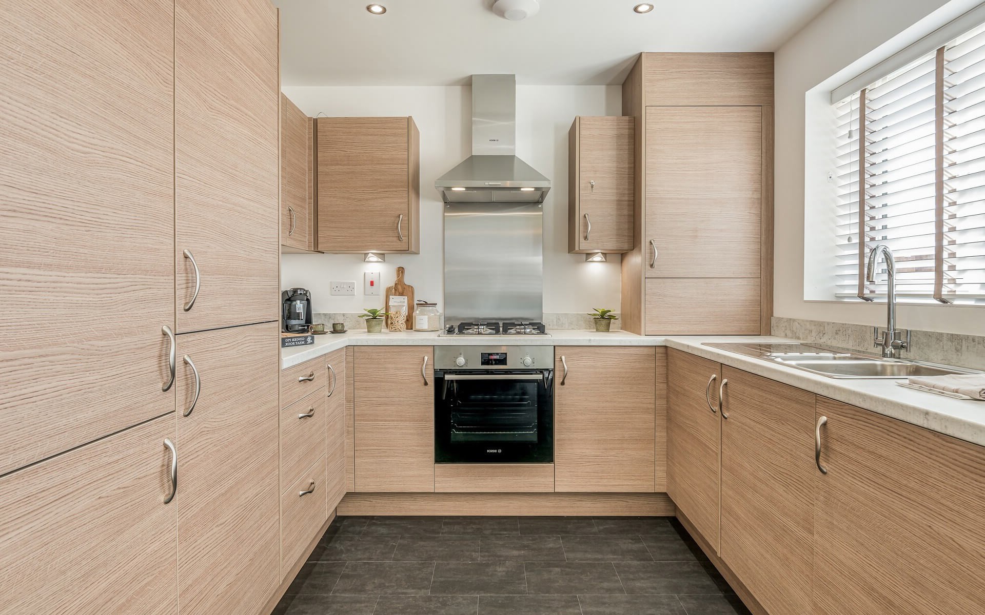 SG Kitchen 1216 LR Flip