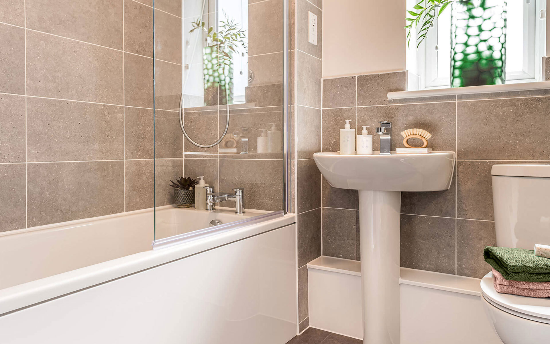 OHS CG Thedaisy Bathroom1 0712