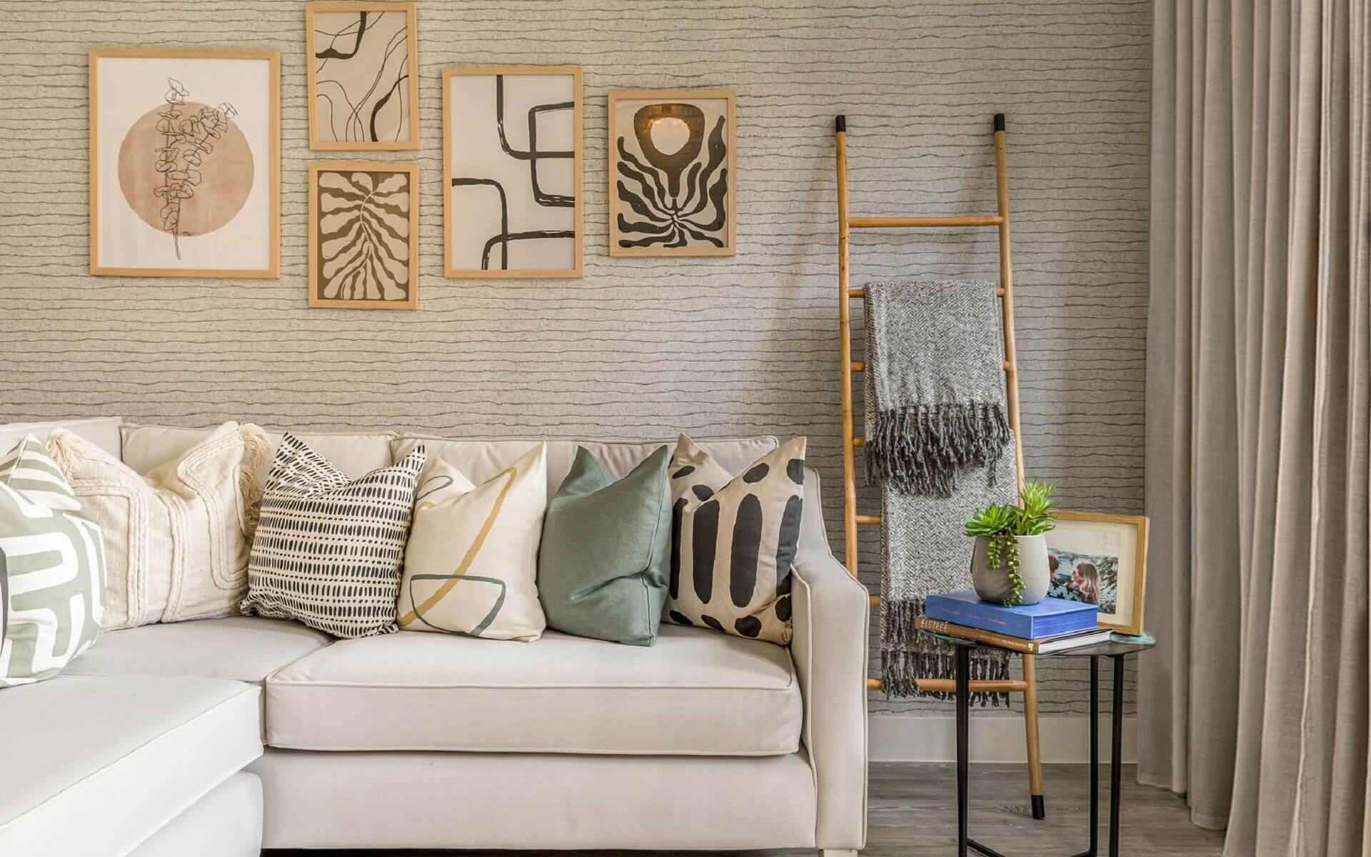 OHE Hanwoodpark Holly Living 1 Edit