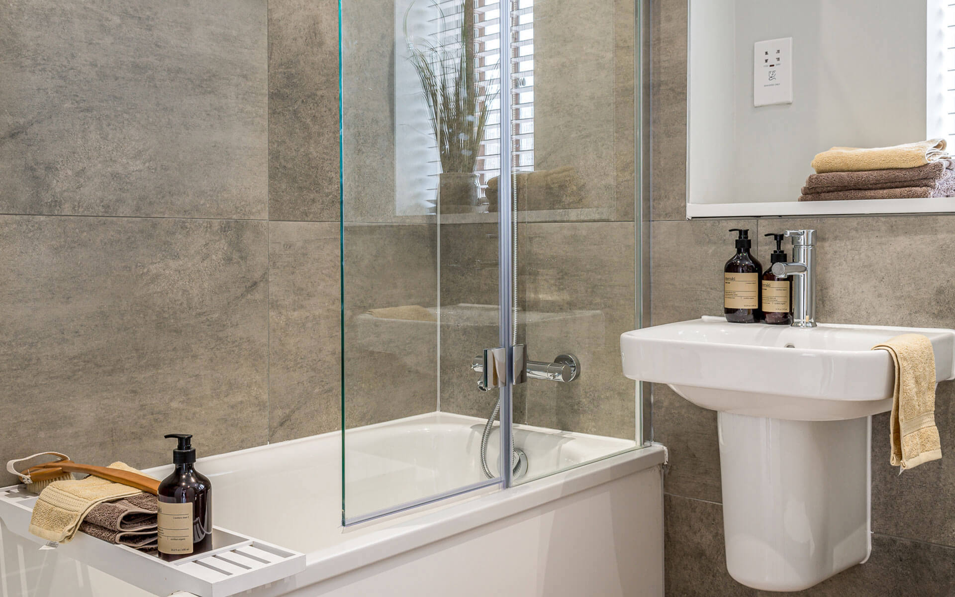 OHM Micklewellpark Barberry Bathroom 1